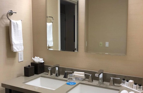 Cupertino Hotel | Conveniently Located To Excellent Transportation! 4 Spacious Units, Free Parking