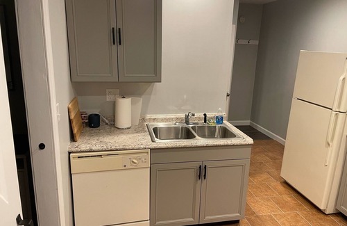 Fairlea Apartment | Conveniently Located and Modernly Stylish. Close to fairgrounds and GVMC