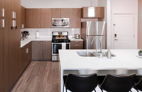 Rio Grande Apartment | Convention Ctr Luxury 1BR Pool Gym Hot Tub