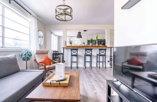 Victorian Village Apartment | Convention – Pets – Short North – Private Parking