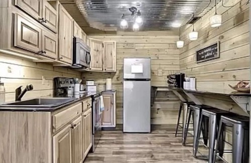 Wardensville House | Converted barn with great views, hottub, pool table, shuffleboard & firepit.