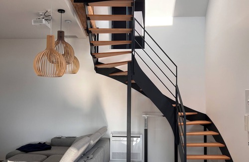 Checy House | Converted barn with superb canal views