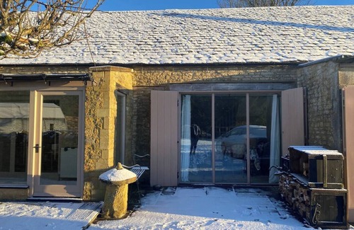 Rendcomb House | Converted Cotswold Barn; Tranquil Escape, Sleeps 4