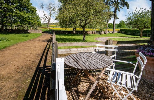 Badminton Cottage | Converted stable and the perfect romantic getaway - Orchard Cottage, Didmarton