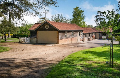Badminton Cottage | Converted stable and the perfect romantic getaway - Orchard Cottage, Didmarton