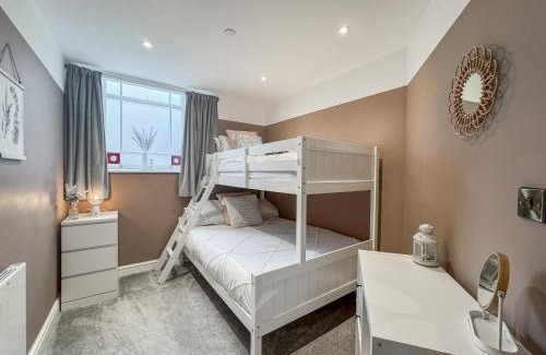Llaneilian House | Converted Welsh Sunday School with Sea View & Garden on Anglesey - Dog Friendly