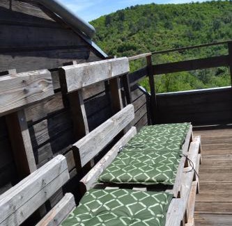 Saint-Sebastien-d'Aigrefeuille House | Convivial gîte 6-10-13 pers avec jacuzzi Cévennes entre Anduze et Alès