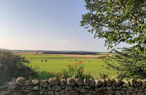 Gordon Villa | Coo's View, 5 Hardiesmill Place Farm Cottages