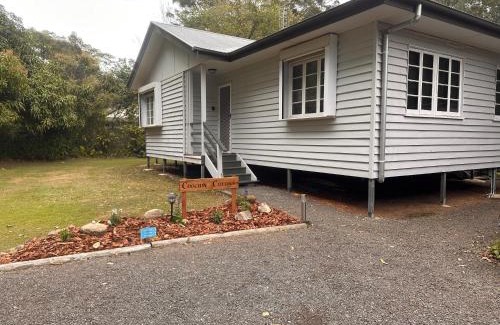 Beerwah House | Coochin Cottage, Beerwah