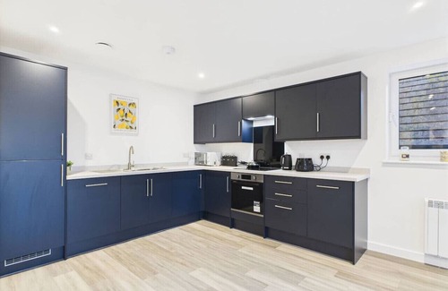 Cooden Apartment | Cooden Beach | Sleeps 10 | Parking