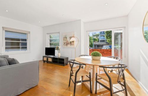 Coogee Apartment | 'Coogee Cabanita' Charming Coastal Comfort