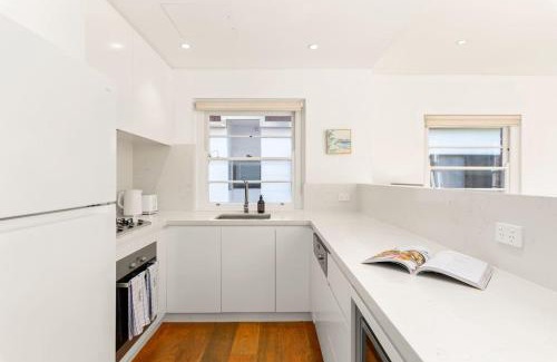 Coogee Apartment | 'Coogee Cabanita' Charming Coastal Comfort
