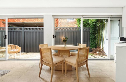 Coogee Apartment | Coogee Cove Coastal Studio near Beach and Dining