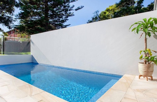 Randwick House | Coogee Oasis is Beach House with Pool Moments to Coogee Beach