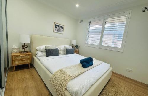 Coogee House | Coogee Sunrise shared Apt with Parking & Work Desk
