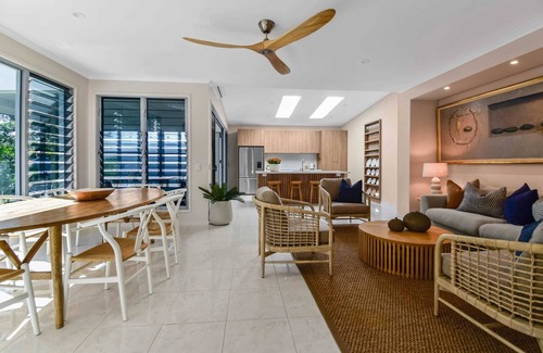Dicky Beach House | 'Cooinda' Our Happy Meeting Place