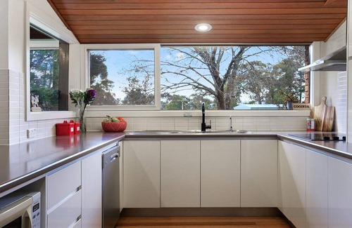 Kangaloon House | Cooinda - Welcome to this Happy Place!