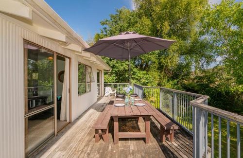 Cooks Beach House | Cooks Beach Cutie - Cooks Beach Holiday Home