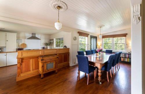 Lauriston House | COOKS HOUSE - 4 BEDROOM WEATHERBOARD IN LAURISTON