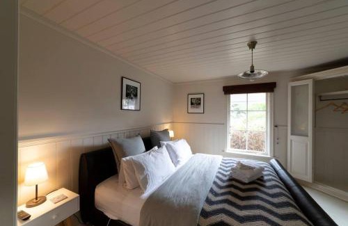 Lauriston House | COOKS HOUSE - 4 BEDROOM WEATHERBOARD IN LAURISTON