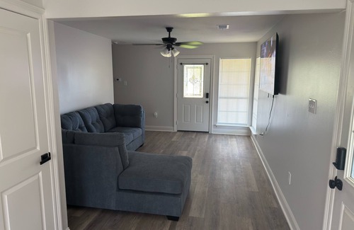 Plattenville House | Cool 3-bedroom house with Central AC/Heat, Ultra fast WIFI in Belle Rose