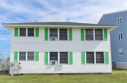 Windy Hill House | Cool Air Cottage- Upstairs- Ocean Front Duplex