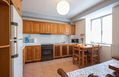 Myrina Apartment | Cool and cozzy apartment 15 mins from the seaside