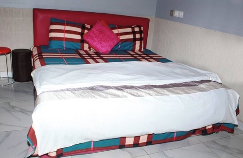 Tema Bed & Breakfast | Cool bed & breakfast with AC in Ashiaman Kubekro No 4