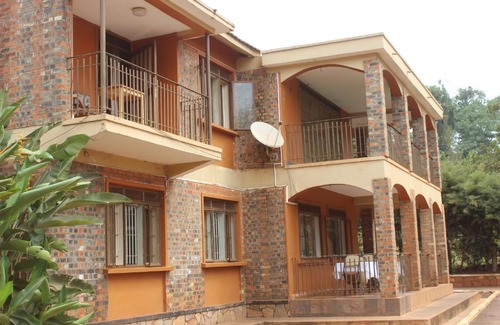 Jinja Hotel | Cool Breeze Hotel