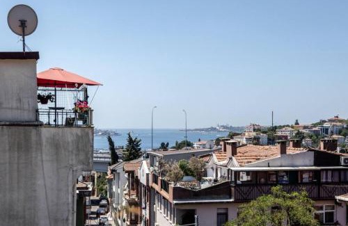 Ortakoy Apartment | Cool Charming Central 1bd1bath Modern Home! #398