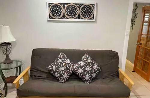 McCully - Moiliili House | Cool Cottage House
