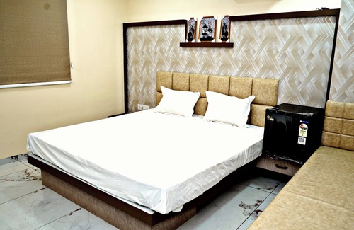 Tirupati Hotel | Cool hotel with AC in Madhya Pradesh