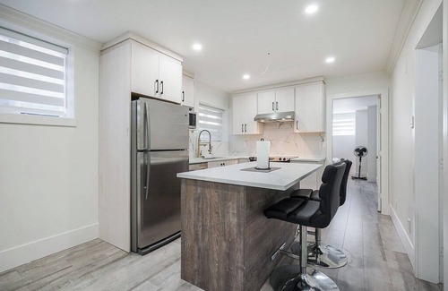 Surrey Newton House | Cool house with AC in charming Surrey