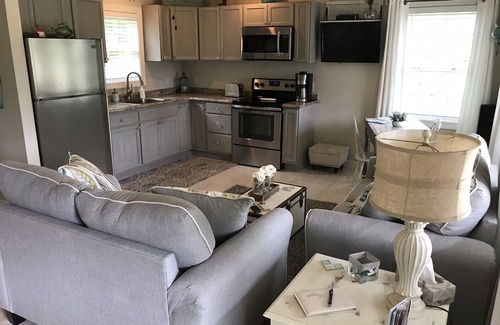 Lewes Cottage | Cool Little Cottage Minutes forFrom Beaches, Shopping and Dining