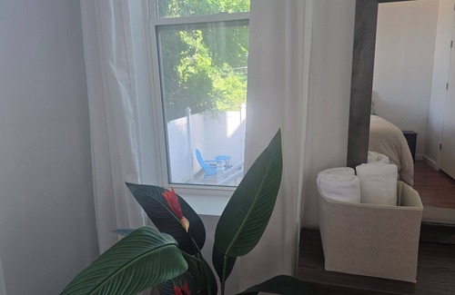 Mount Auburn Apartment | Cool luxury apartment with parking in vibrant Cincinnati Downtown