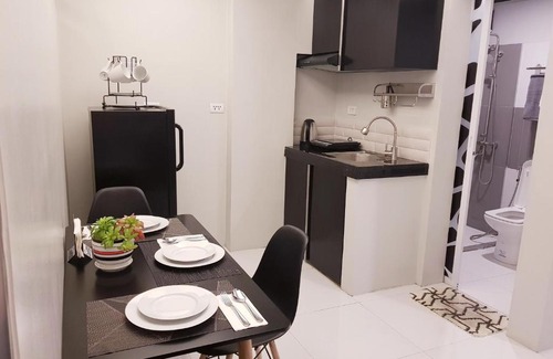 Olympia Apartment | Cool Off Elegant Condotel