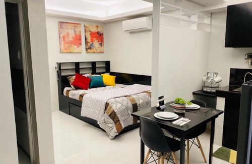 Olympia Apartment | Cool Off Elegant Condotel