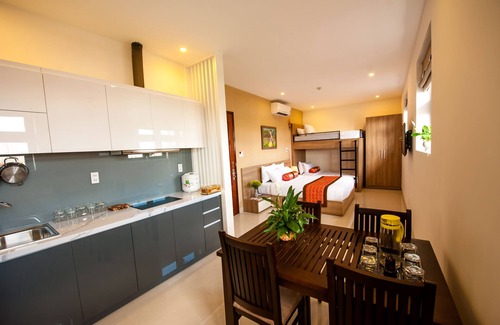 Son Tra Hotel | COOL PENTHOUSE AT ARIEL, NICE GARDEN, BEACH AREA, with BREAKFAST