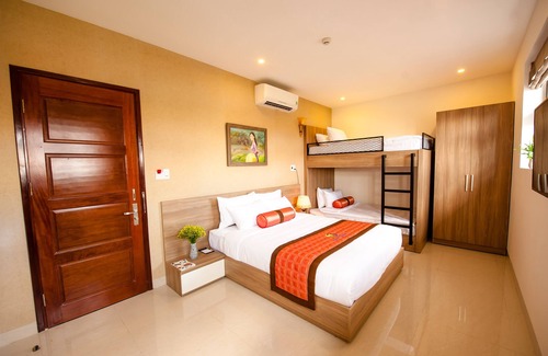 Son Tra Hotel | COOL PENTHOUSE AT ARIEL, NICE GARDEN, BEACH AREA, with BREAKFAST
