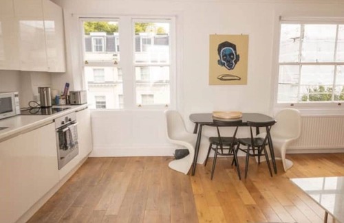 Bayswater Apartment | Cool, Quiet, 2 bed Notting Hill Gate