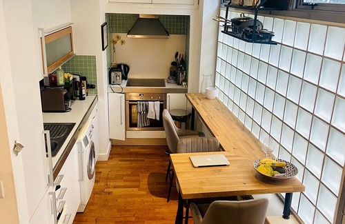Weavers Apartment | Cool Shoreditch apartment for up to 6 people 2 mins from famous Brick Lane