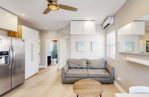 Hollywood House | Cool Tide at Art Deco Beach Bungalows | 1 Block to Hollywood Beach Broadwalk