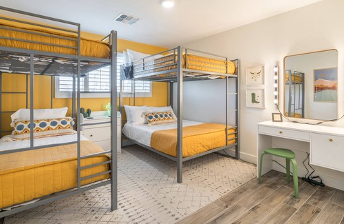 Papago Parkway House | Cool Vibes Near Old Town Scottsdale & ASU