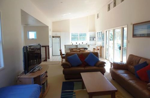 Rainbow Beach House | COOLAMAINE 2 Rainbow Beach