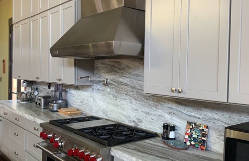 Huddleston House | Coolest House On SML!