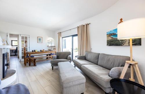 Luz House | CoolHouses Algarve, Luz, 3 Bed villa, 1 bed studio, heated pool & jacuzzi, sea views, Casa Pequena