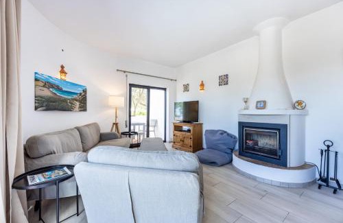 Luz House | CoolHouses Algarve, Luz, 3 Bed villa, 1 bed studio, heated pool & jacuzzi, sea views, Casa Pequena