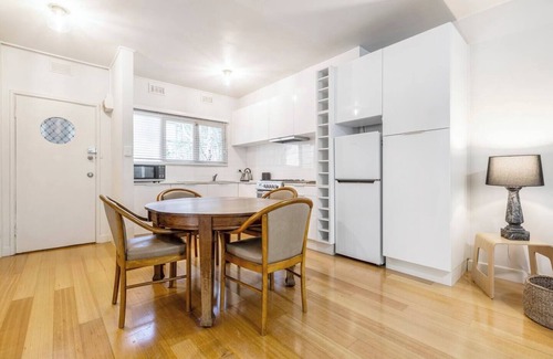 South Yarra Apartment | Coolullah Charm Your Cosy South Yarra Stay