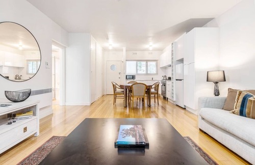South Yarra Apartment | Coolullah Charm Your Cosy South Yarra Stay