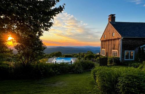 West Dover House | Cooper Hill Hideout